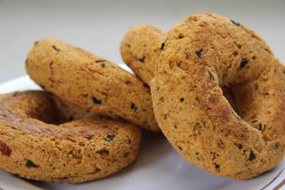 Tomato & Basil Gluten-Free Bagels - BetterBody Foods